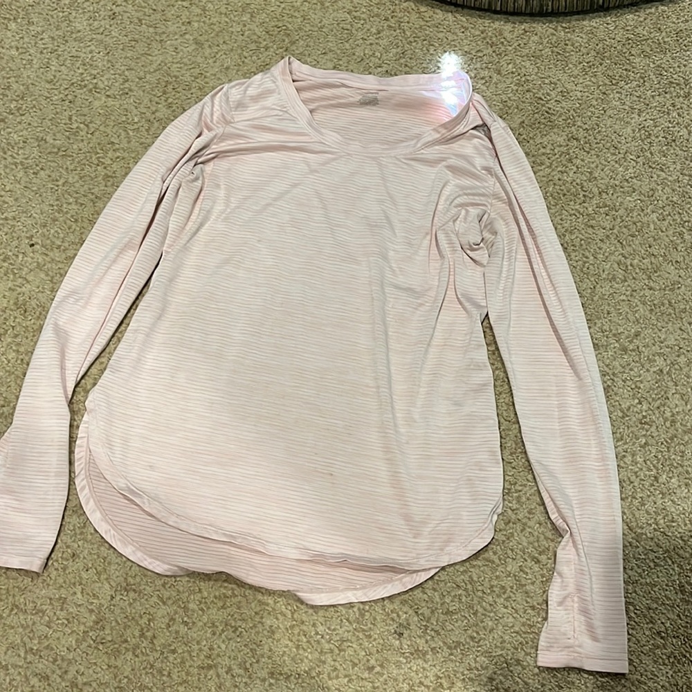 Womens medium longsleeve reebok shirt
